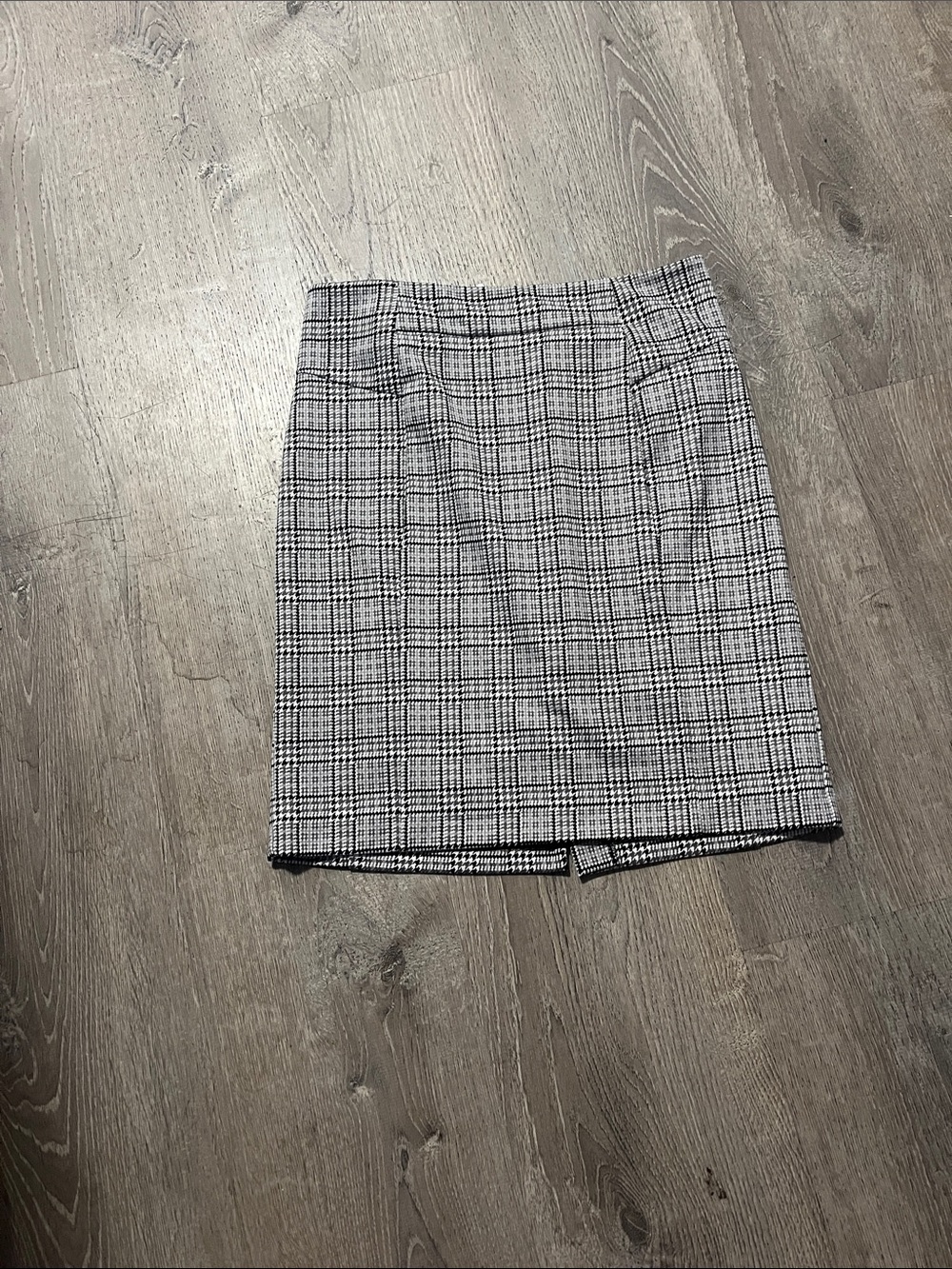 Michael Kors Women’s Black and White Plaid Pencil Skirt size m